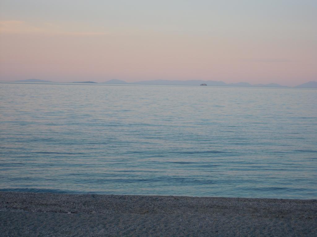 Almirikia Apartments Mourteri Room photo